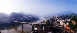沿河全景